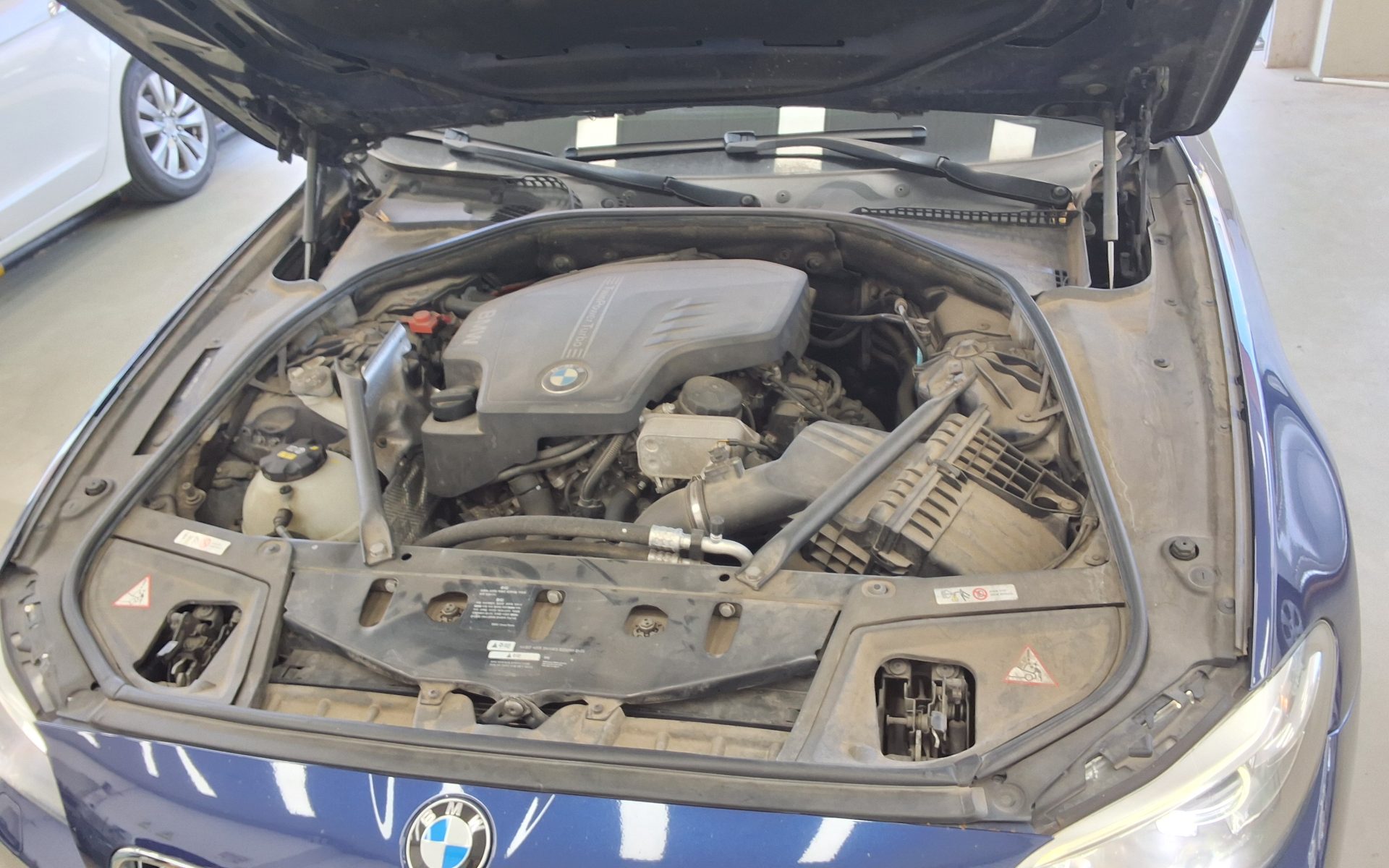 بي إم دبليو 5 Series 2016 528i