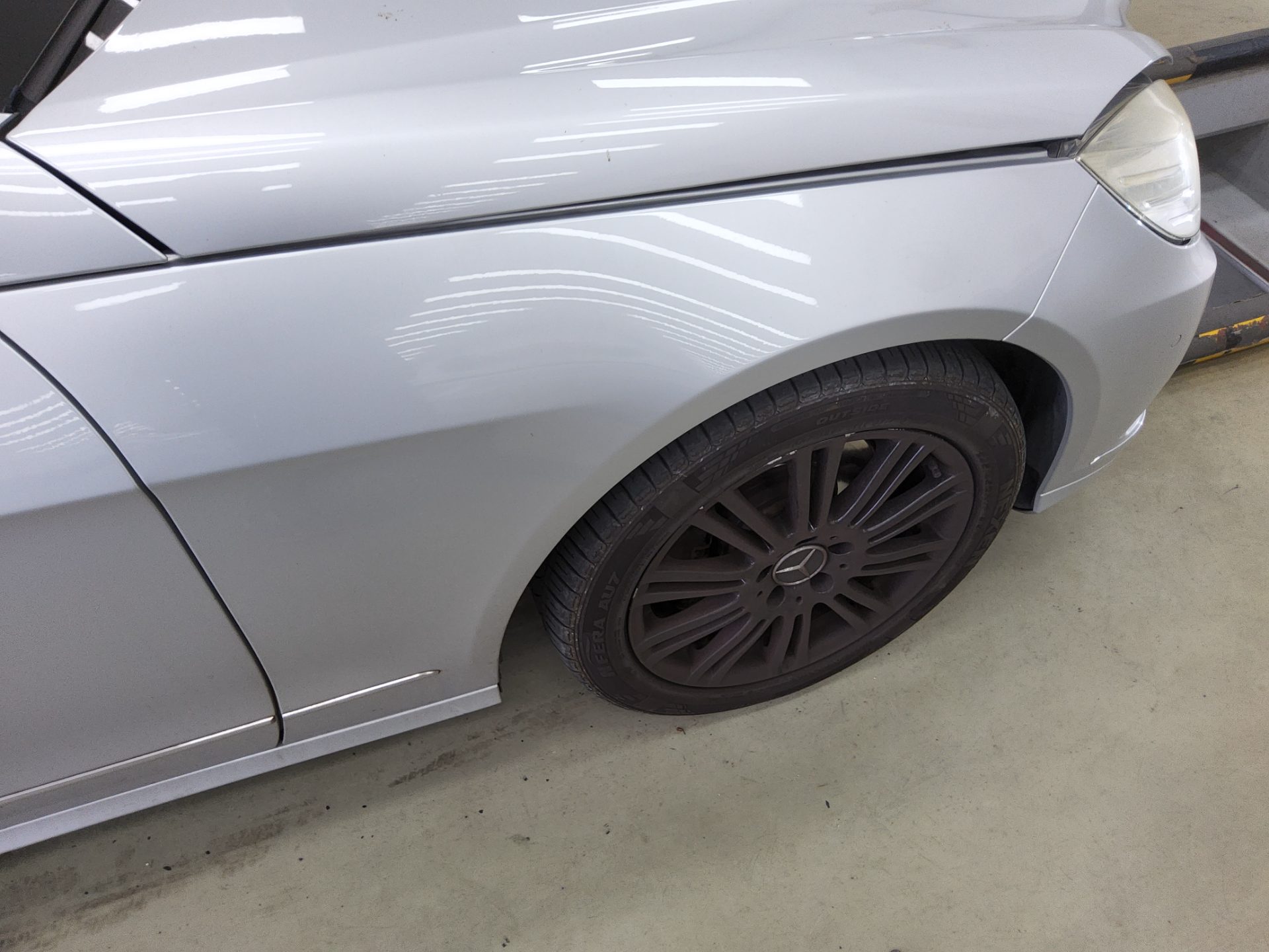 مرسيدس بنز E Class 2011 E300