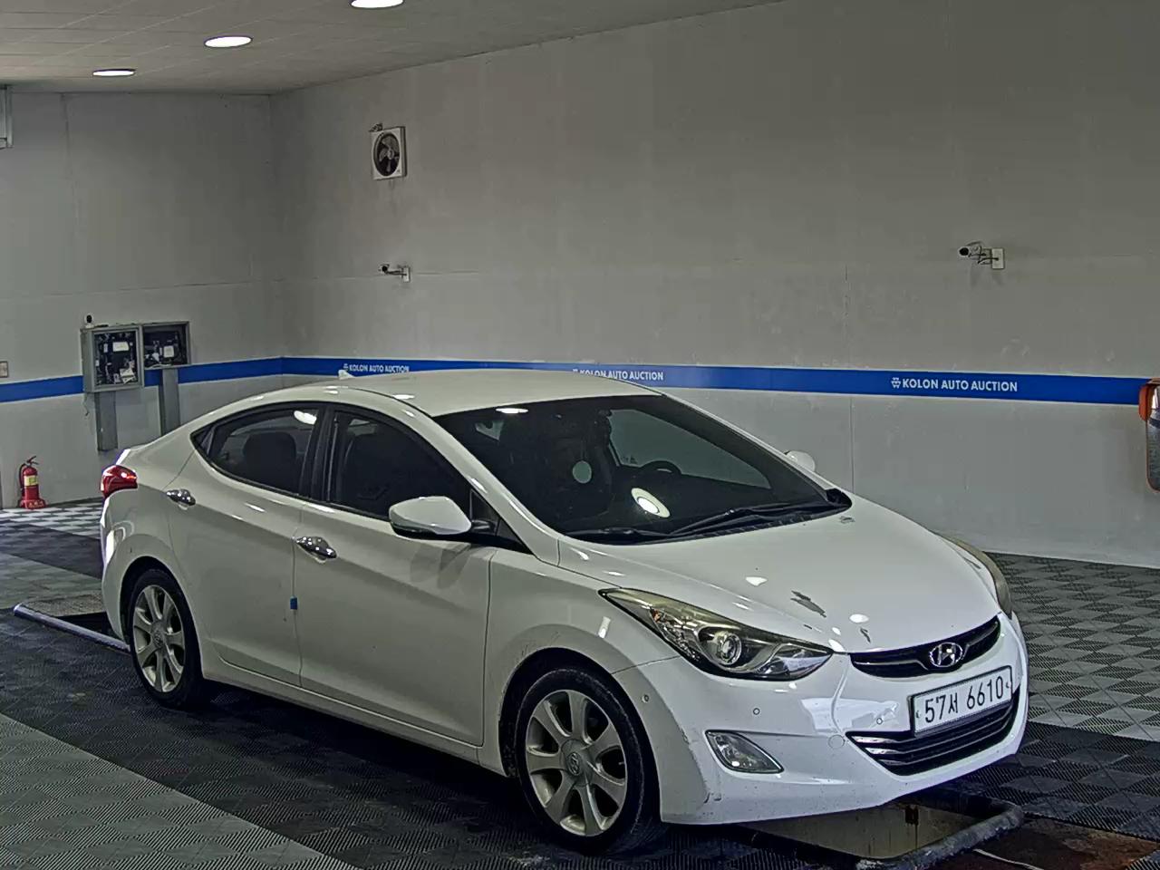 هيونداي أفانتي 2012 M16