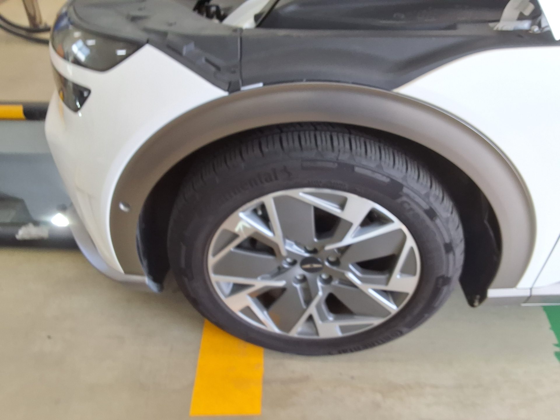 جينيسيس جي في 60 2022 EV دفع رباعي