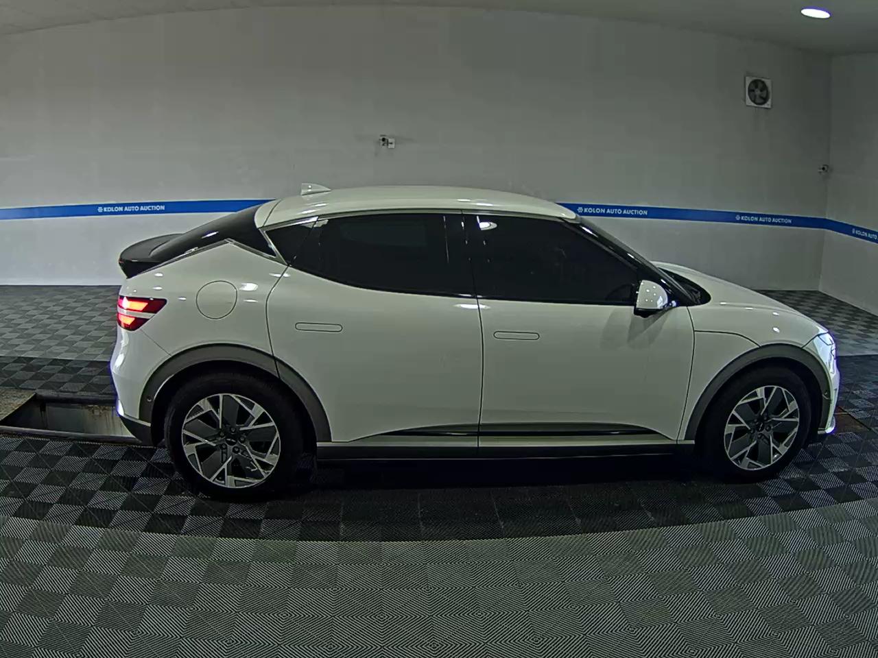 جينيسيس جي في 60 2022 EV دفع رباعي