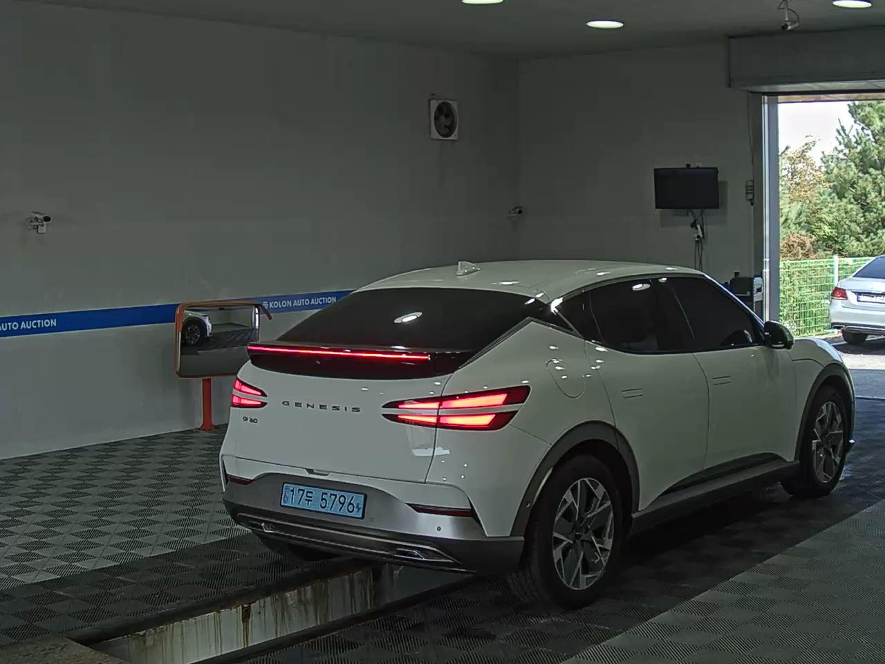 جينيسيس جي في 60 2022 EV دفع رباعي