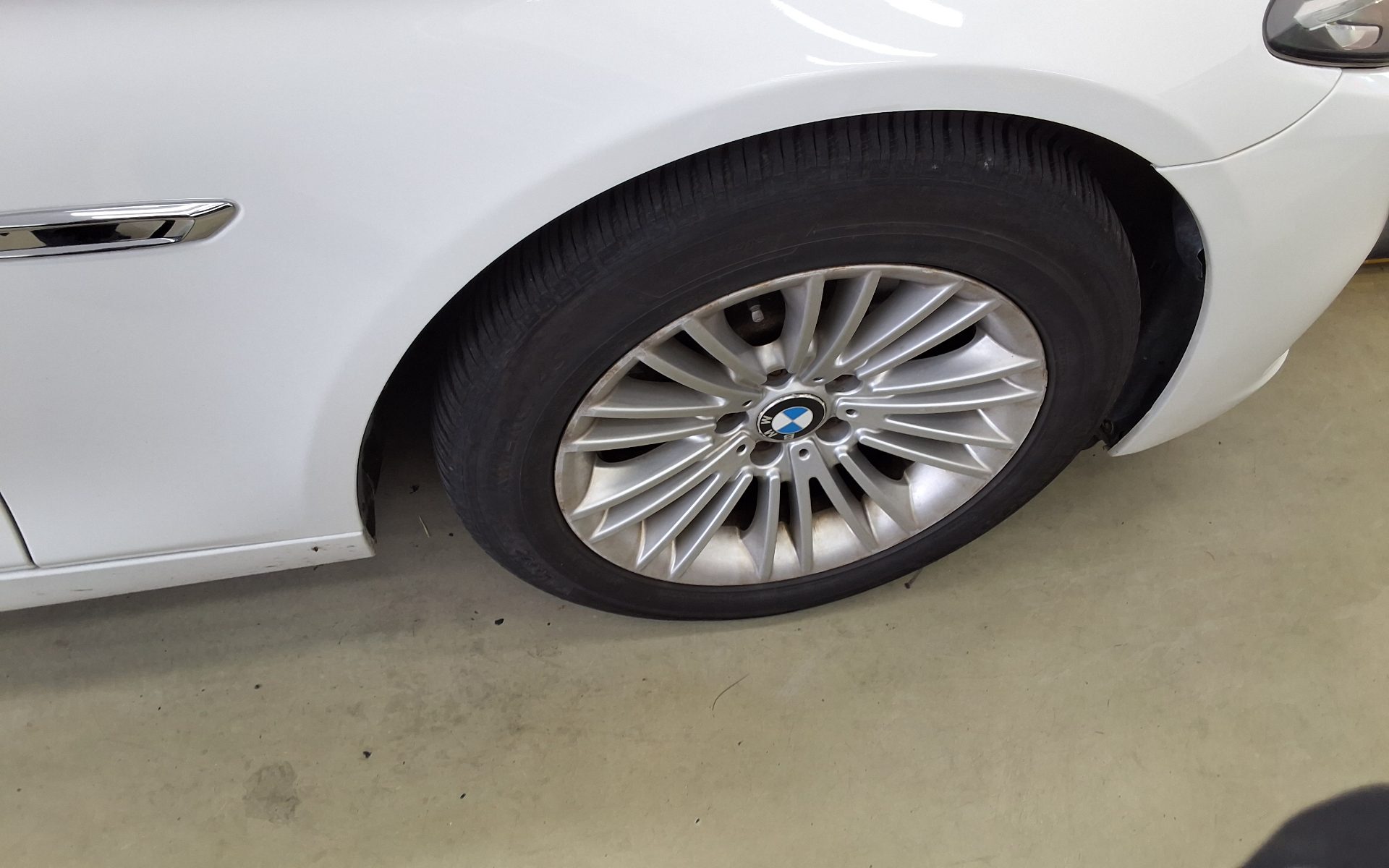 بي إم دبليو 5 Series 2014 520d