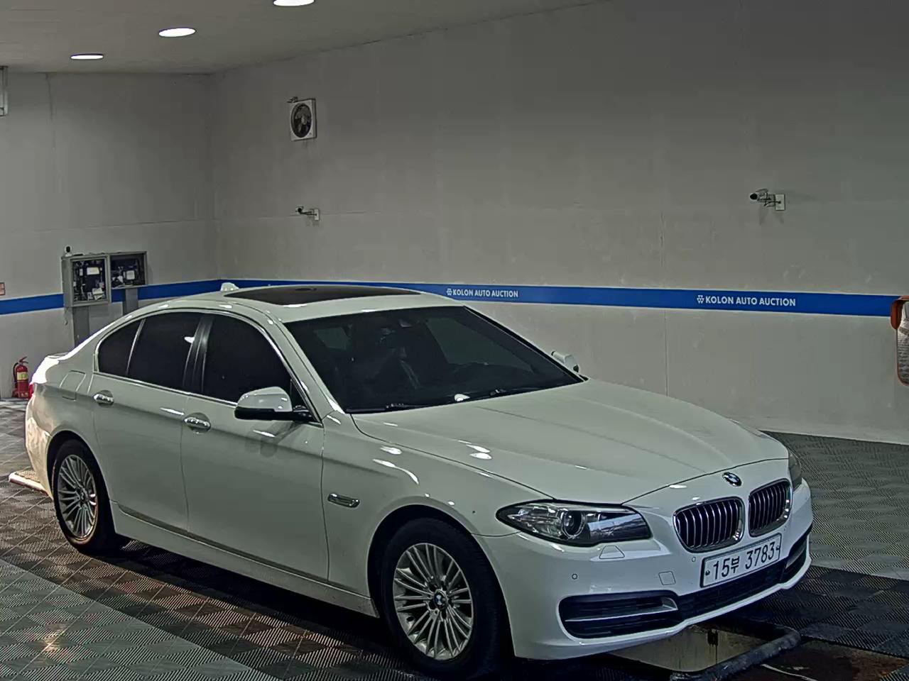 بي إم دبليو 5 Series 2014 520d