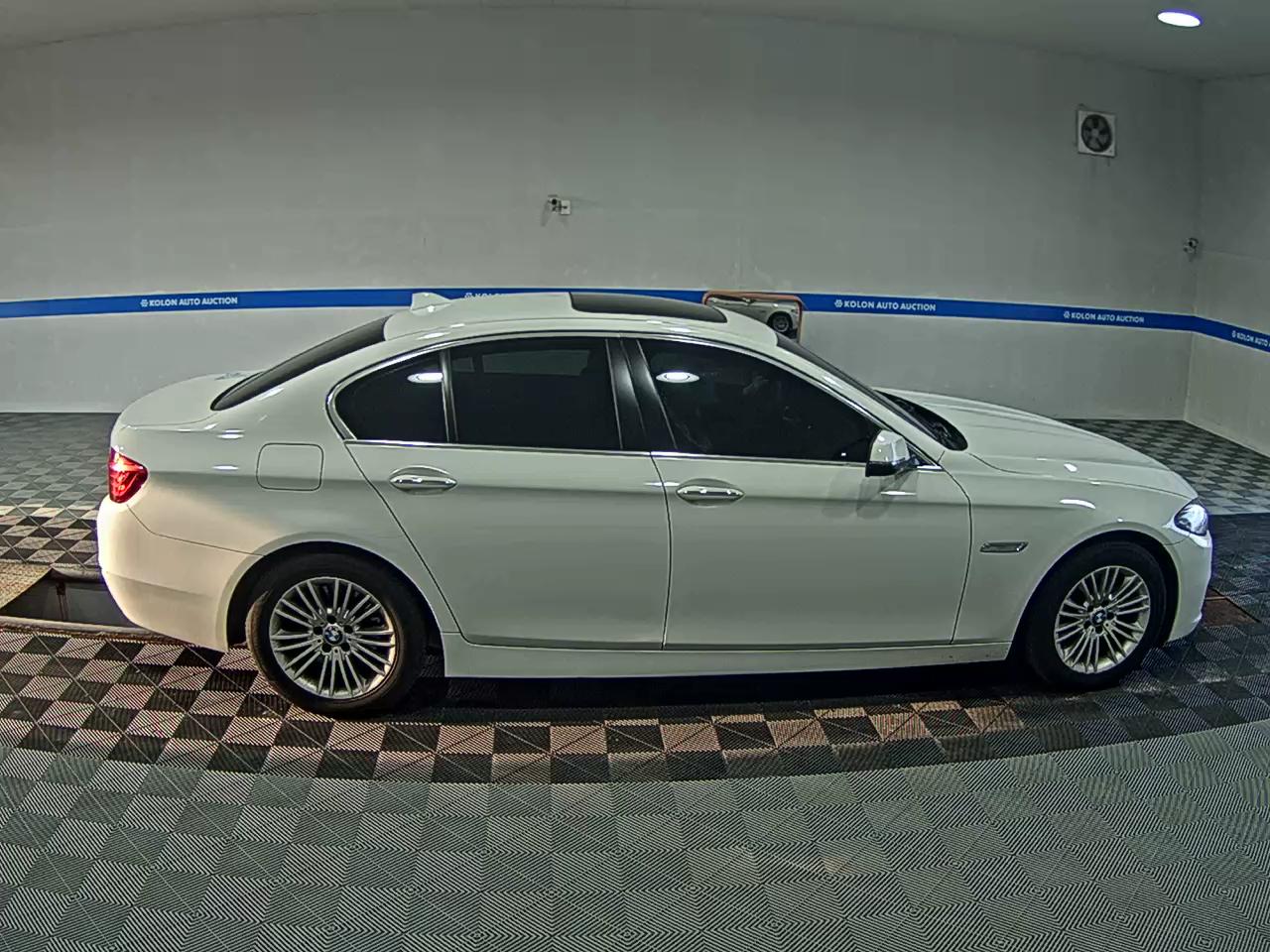 بي إم دبليو 5 Series 2014 520d