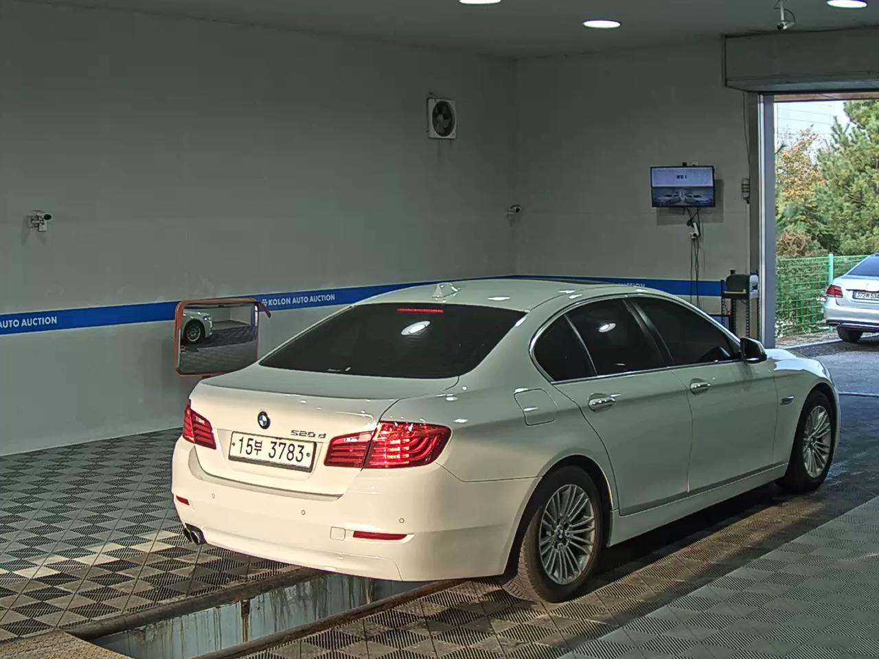 بي إم دبليو 5 Series 2014 520d