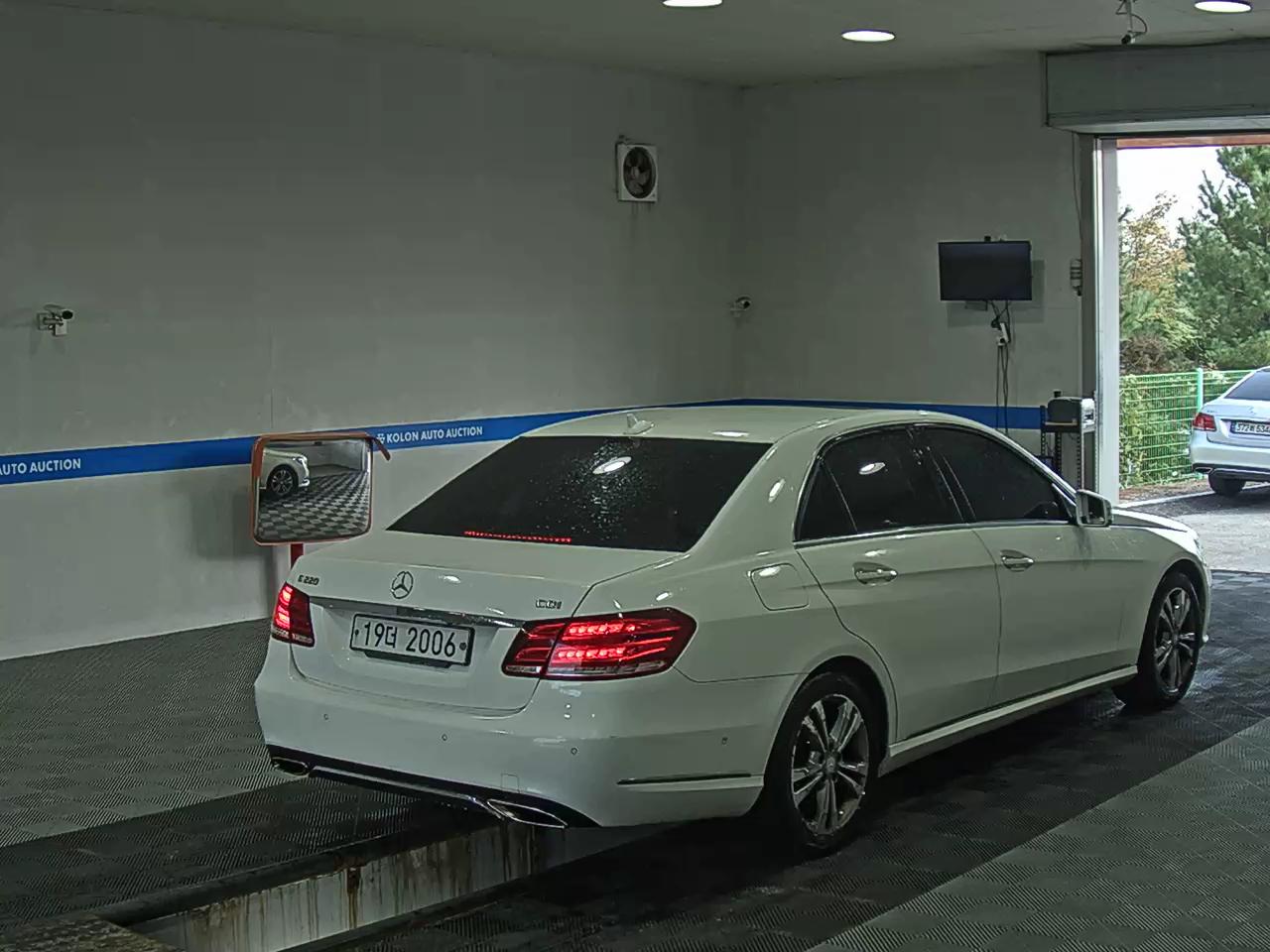 مرسيدس بنز E Class 2014 E220