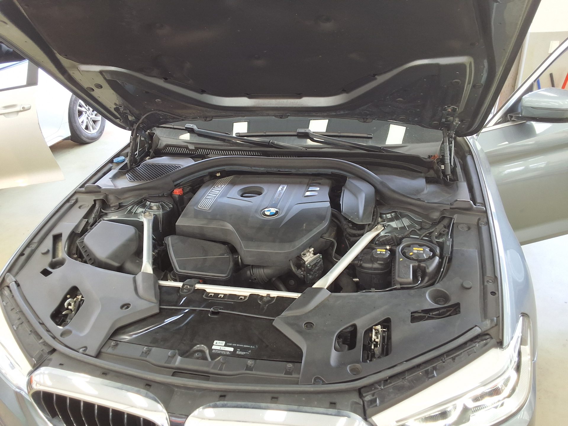 بي إم دبليو 5 Series 2018 SPORT PLUS