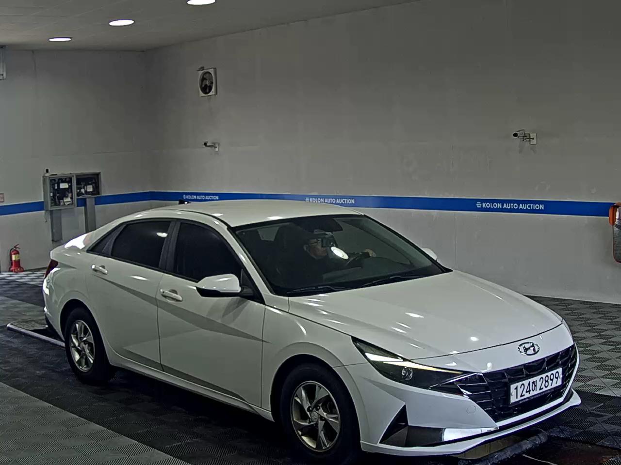 هيونداي أفانتي 2021 MODERN