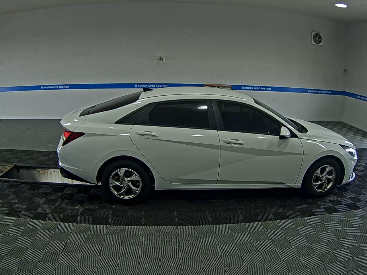 هيونداي أفانتي 2021 MODERN