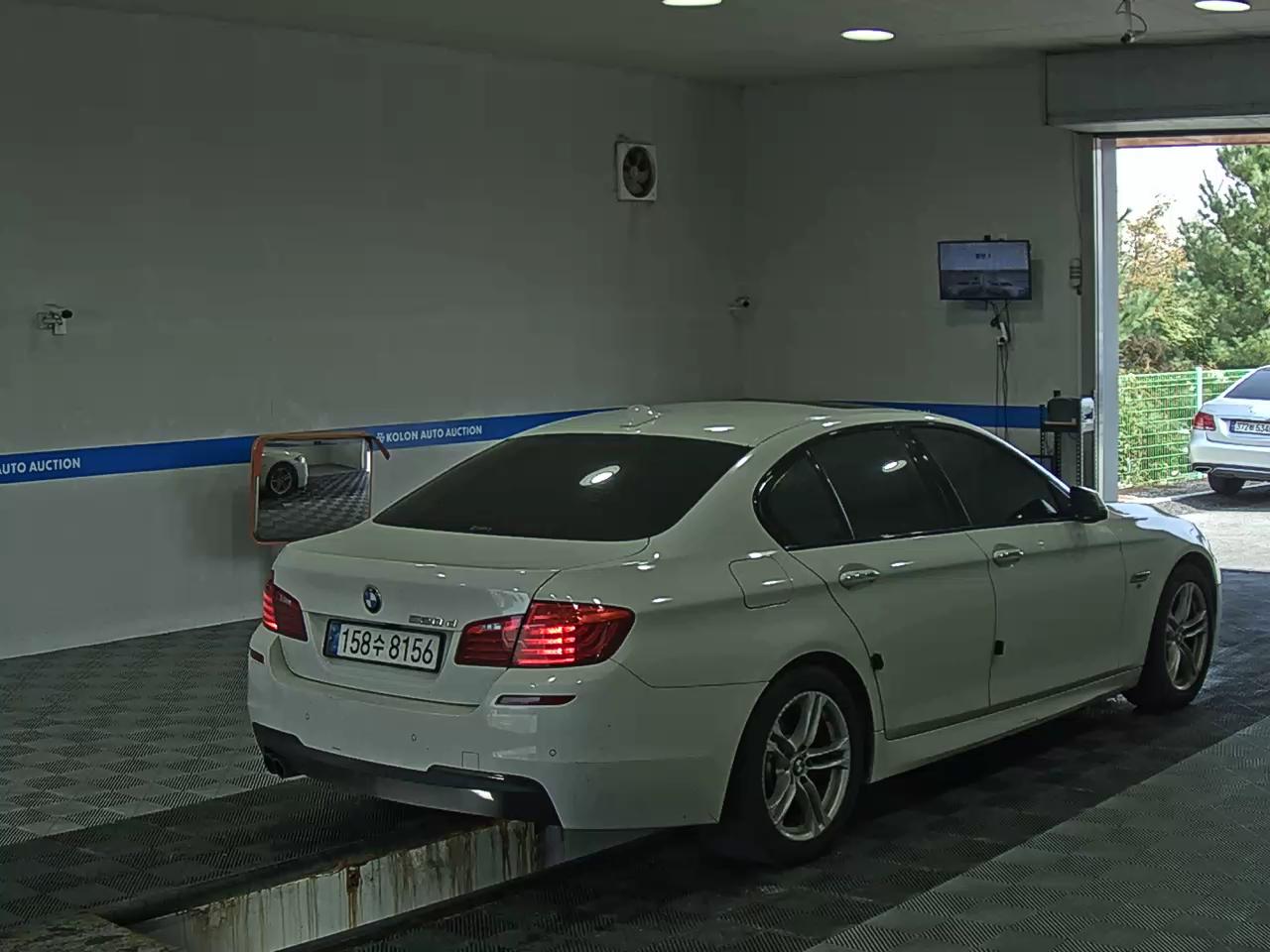 بي إم دبليو 5 Series 2016 520d