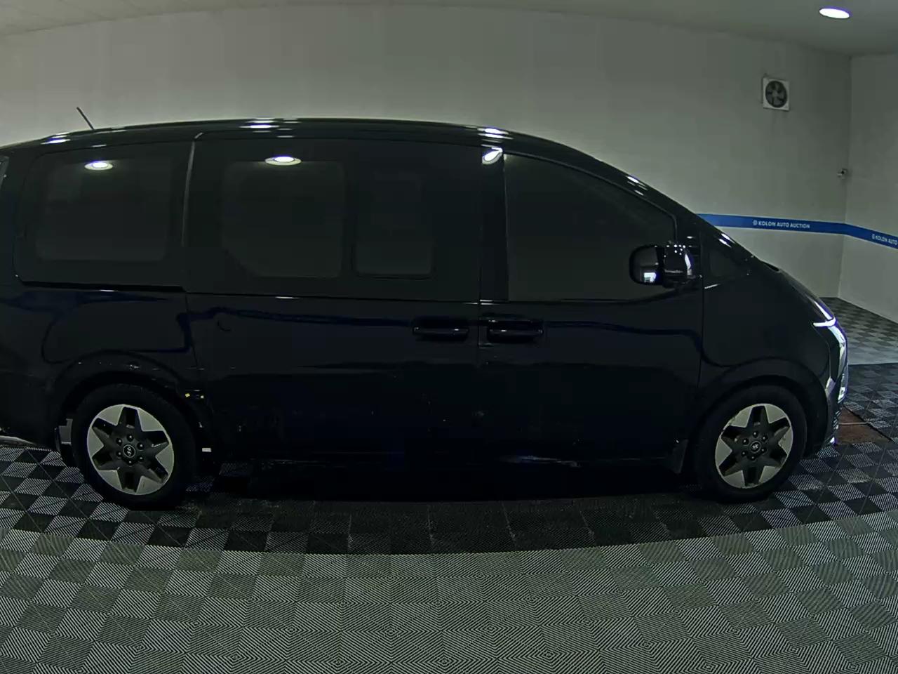 هيونداي ستاريا 2023 MODERN