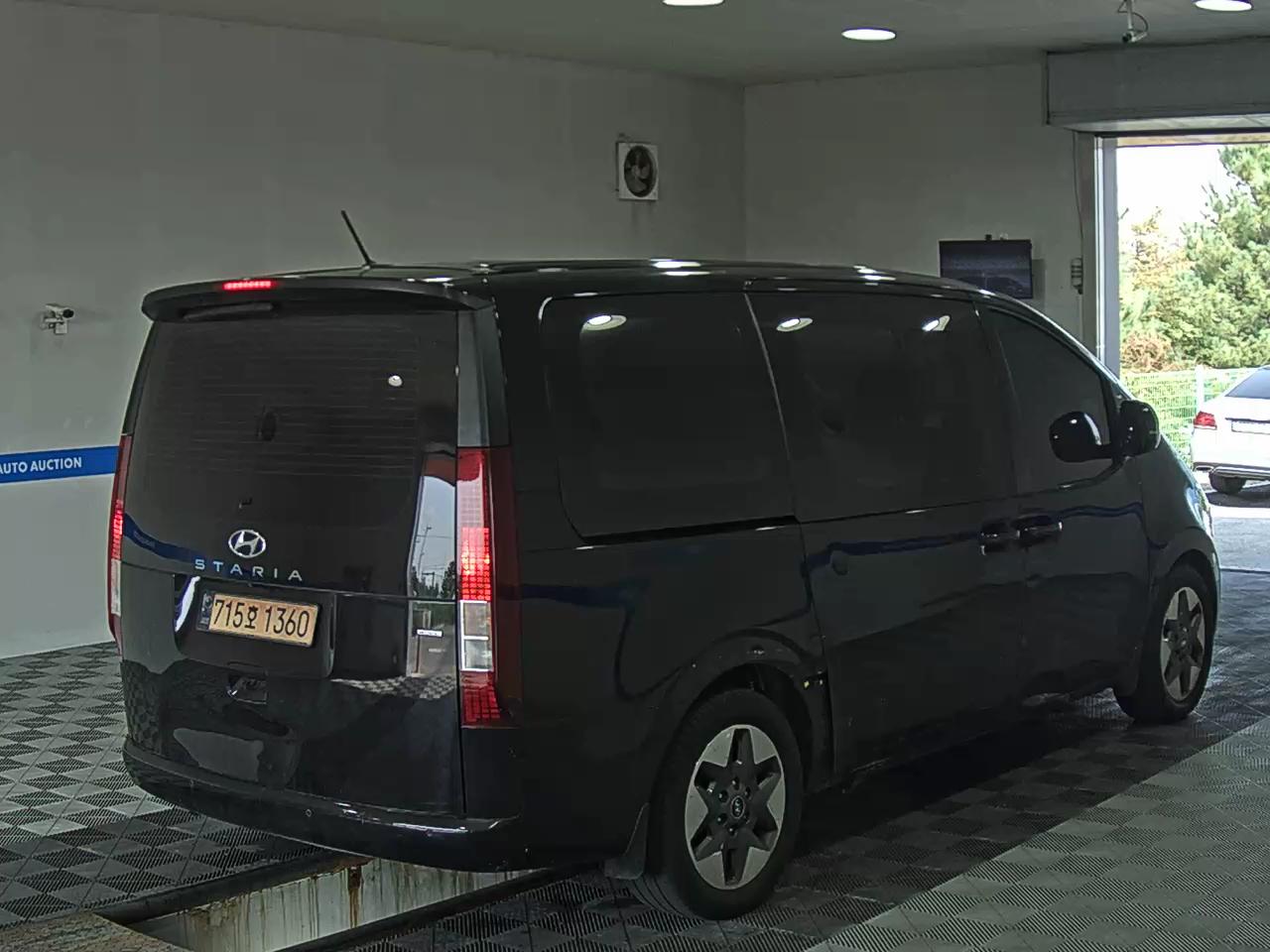 هيونداي ستاريا 2023 MODERN