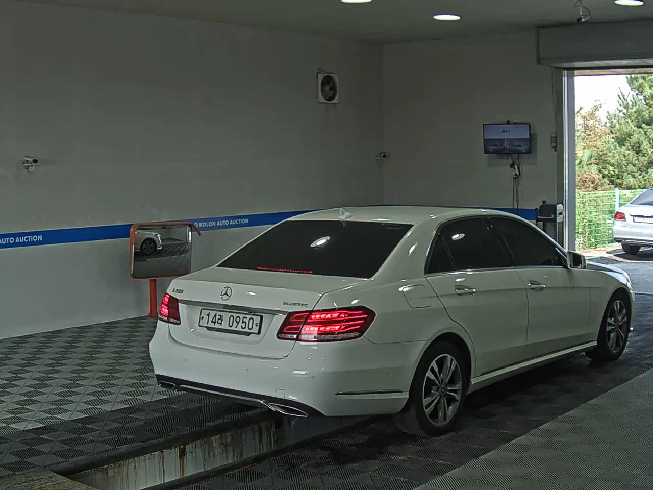 مرسيدس بنز E Class 2016 E220