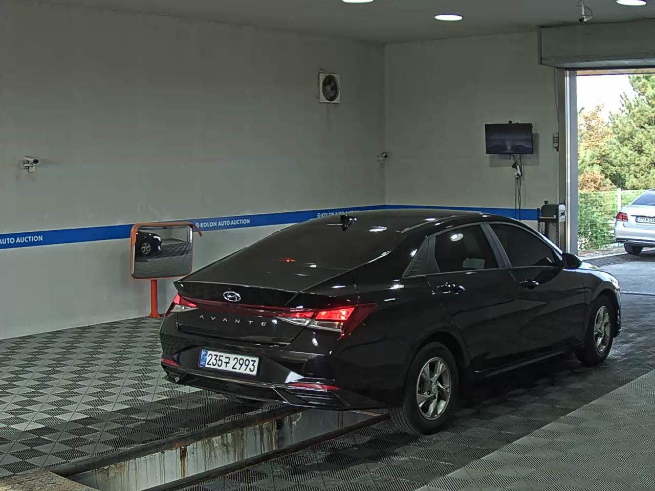 هيونداي أفانتي 2021 MODERN