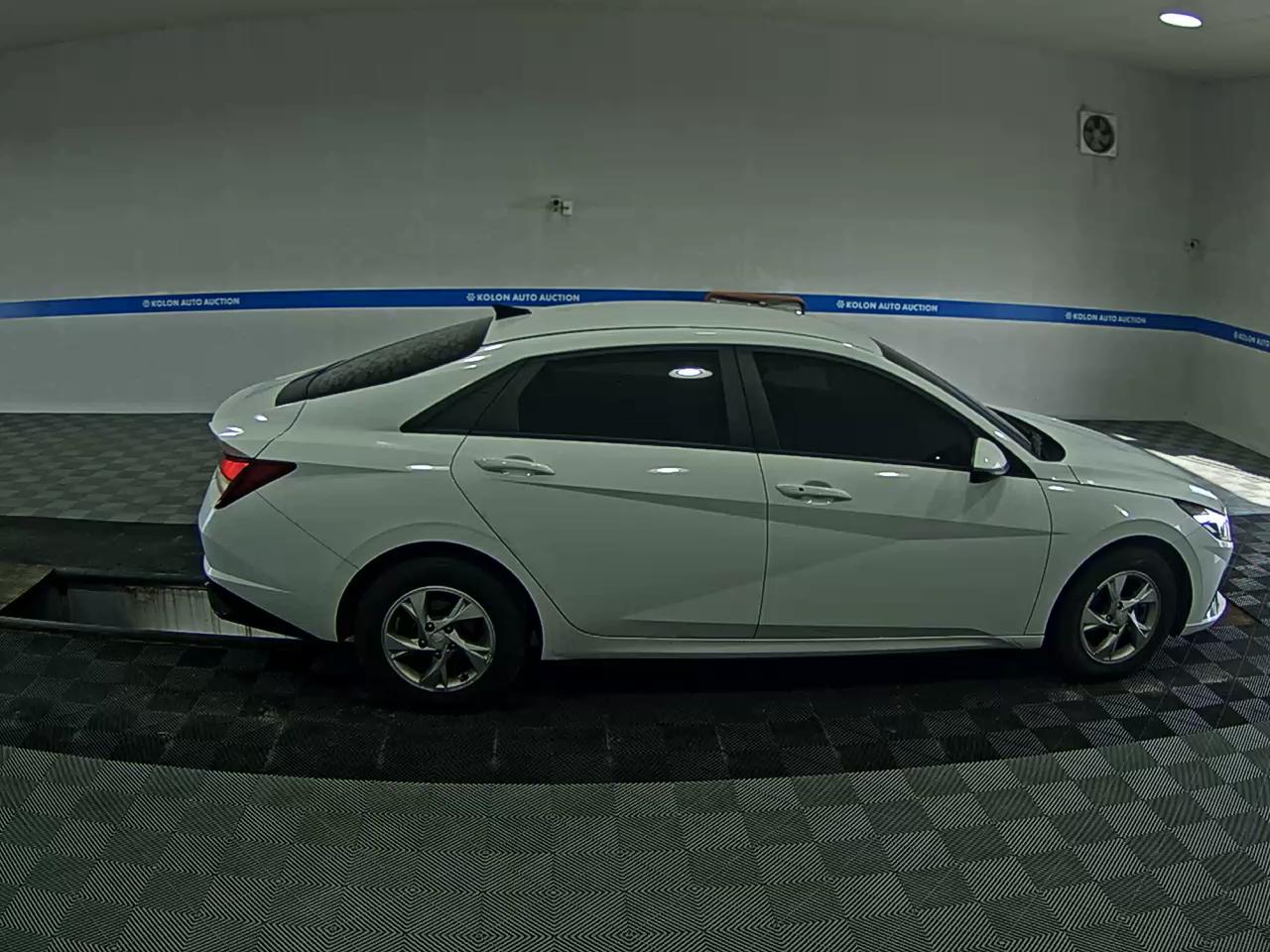 هيونداي أفانتي 2021 MODERN