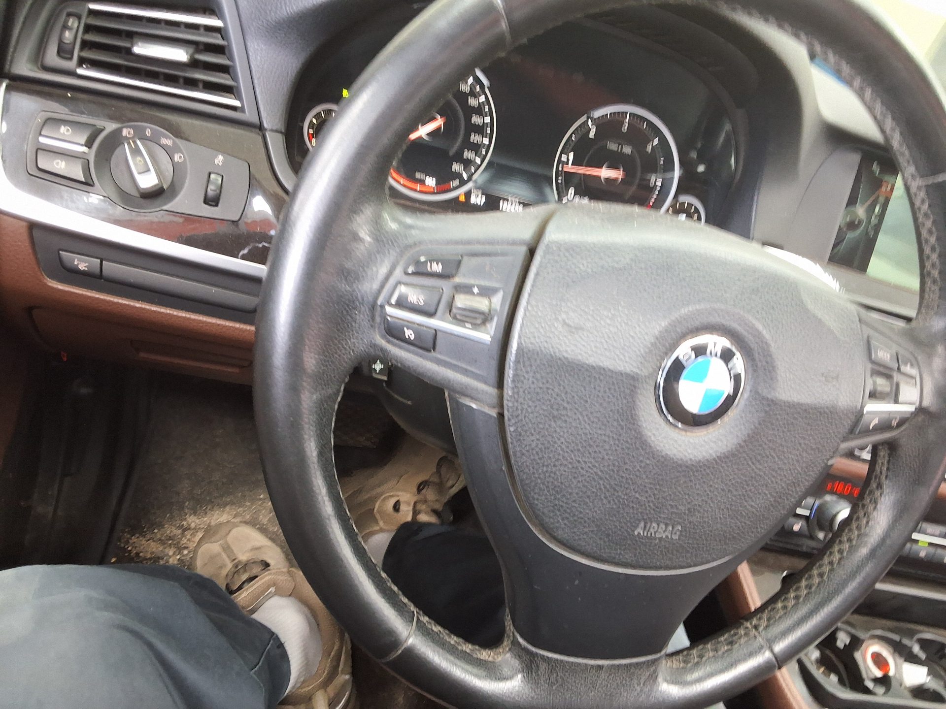 بي إم دبليو 5 Series 2013 525d