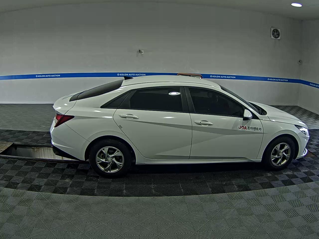 هيونداي أفانتي 2021 MODERN
