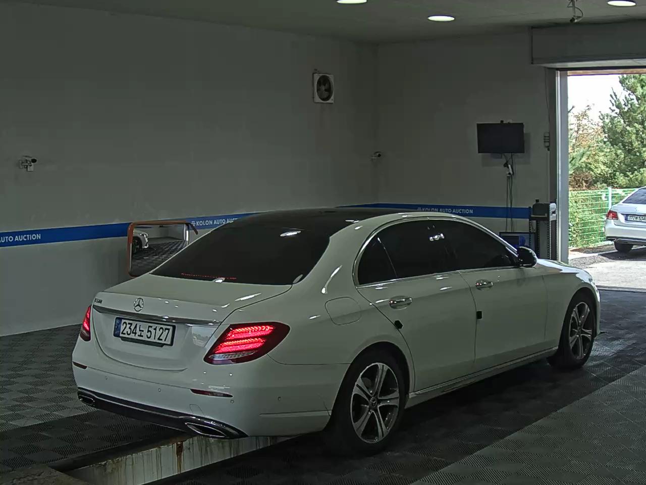 مرسيدس بنز E Class 2019 E300