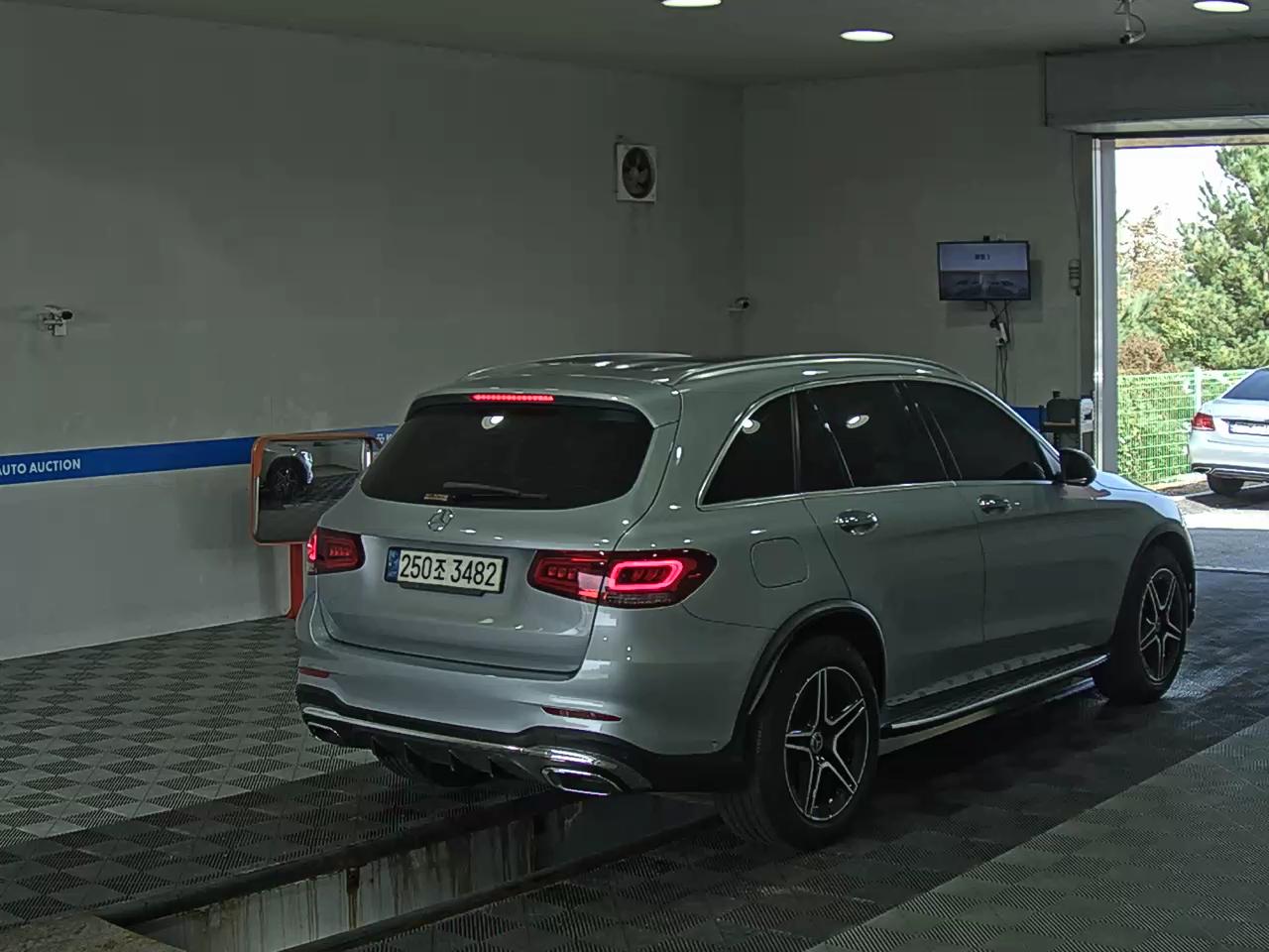 مرسيدس بنز جي إل سي Class 2022 4MATIC