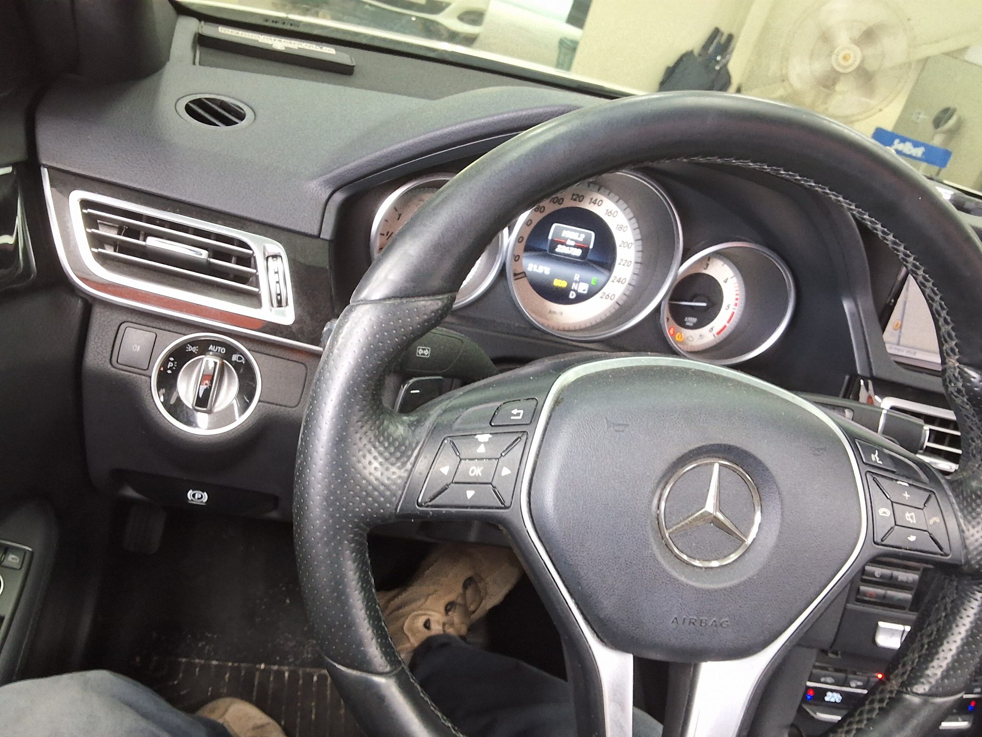 مرسيدس بنز E Class 2015 E220