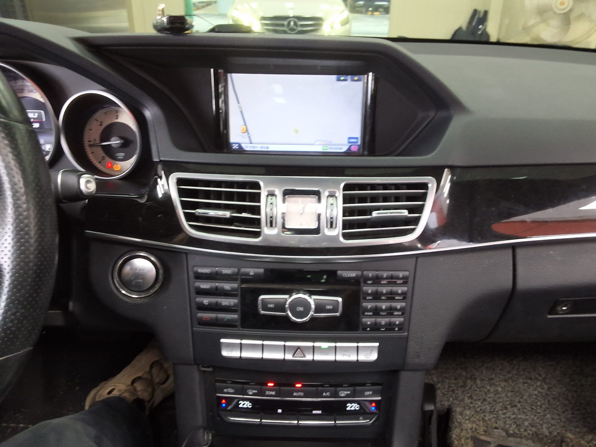 مرسيدس بنز E Class 2015 E220