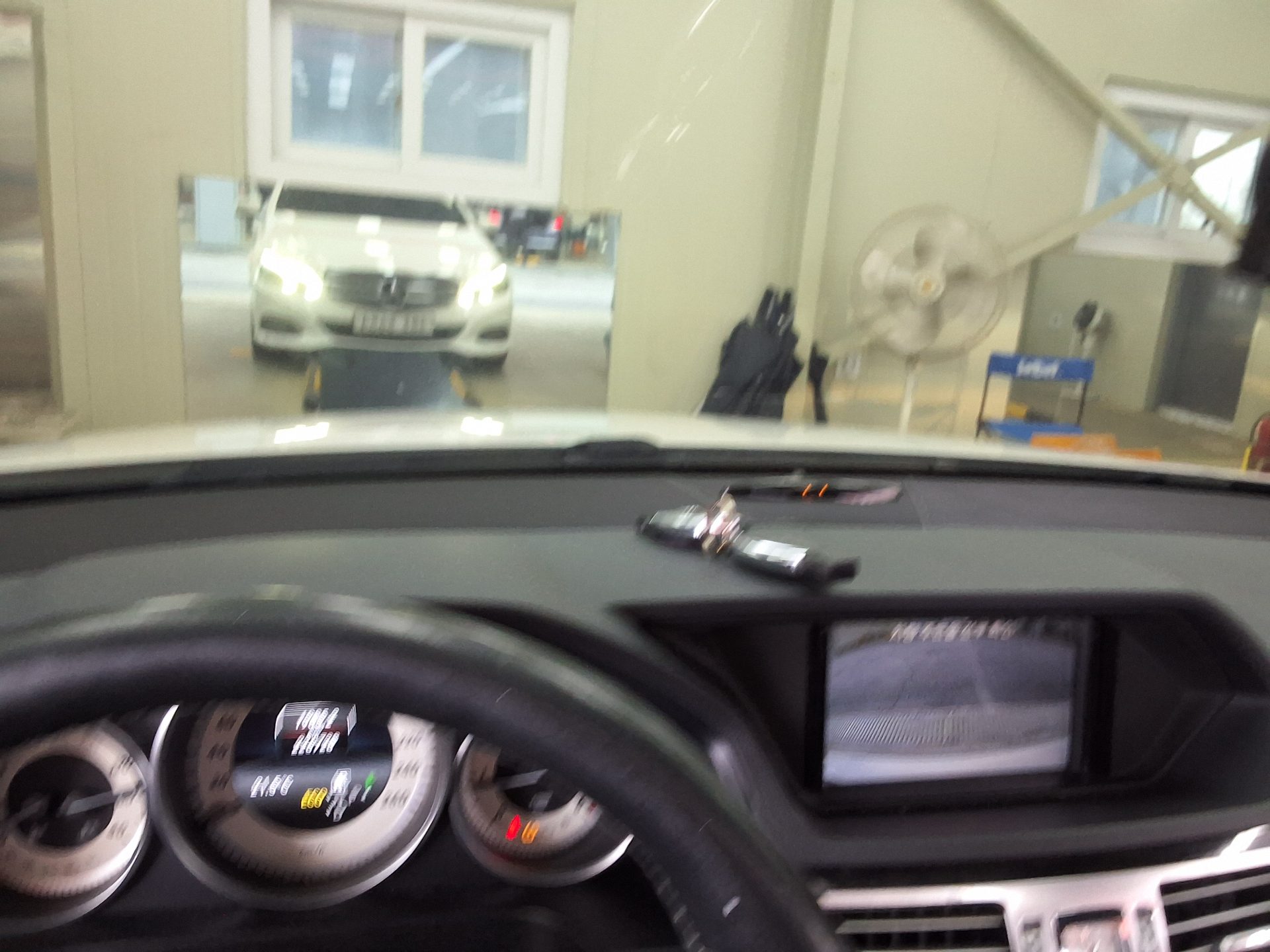 مرسيدس بنز E Class 2015 E220
