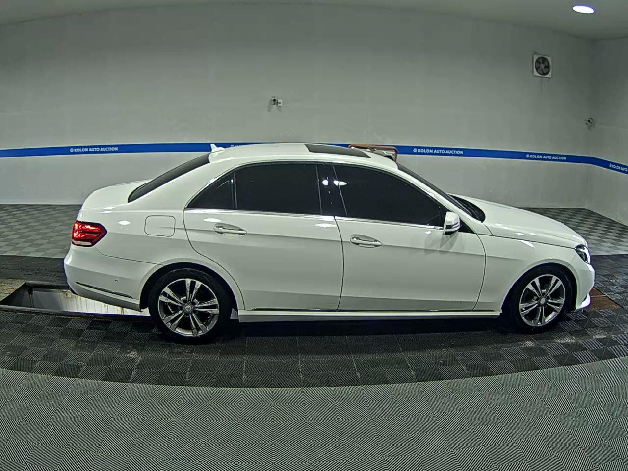 مرسيدس بنز E Class 2015 E220