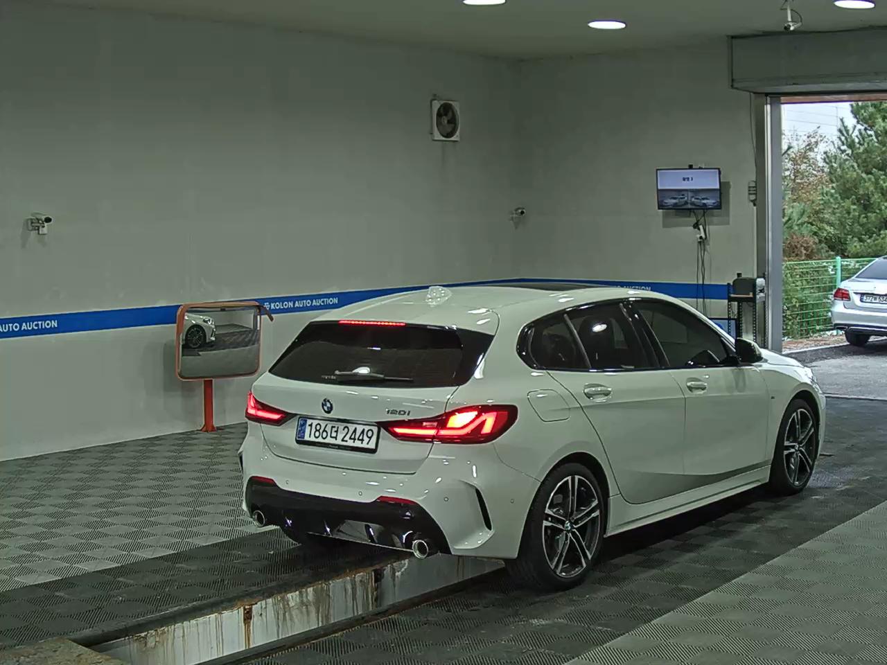 بي إم دبليو 1 Series 2024 SPORT