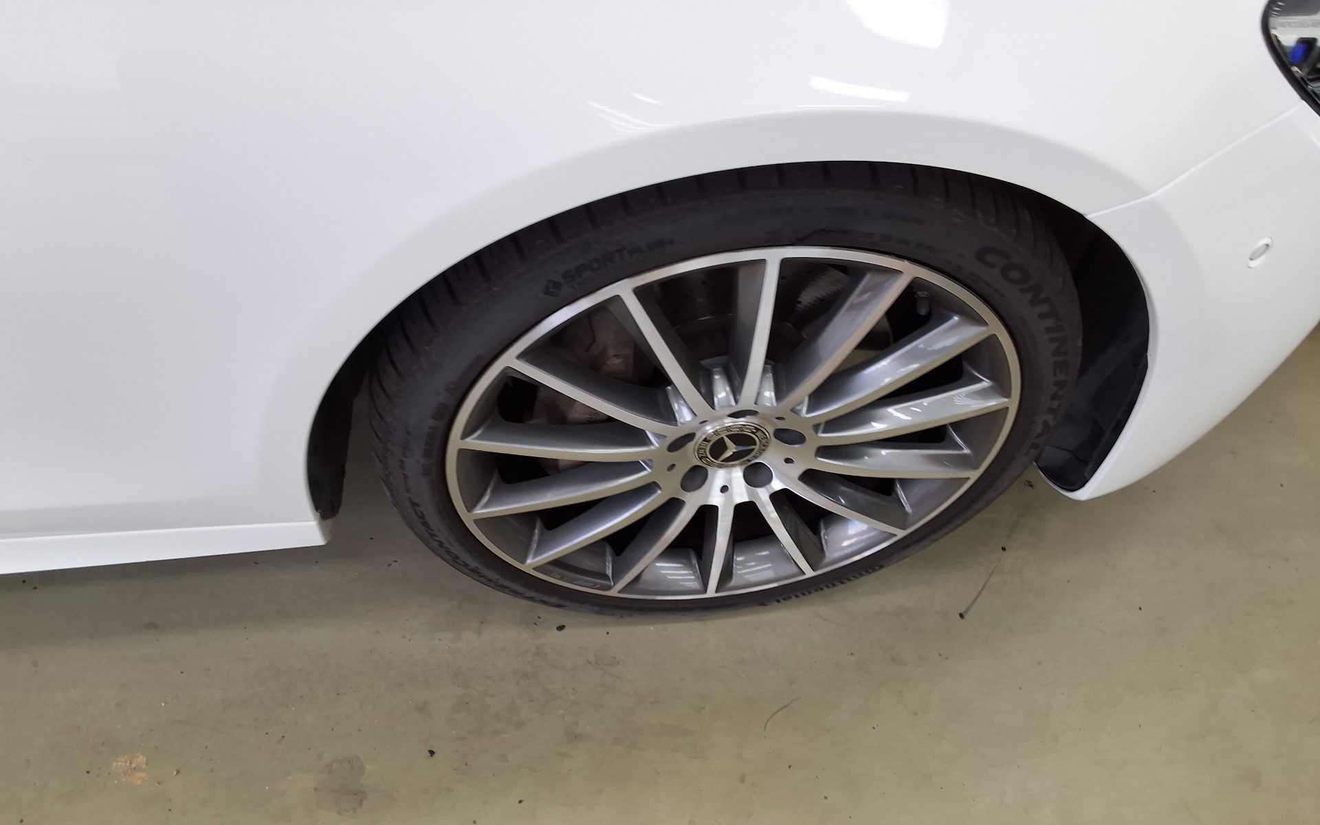 مرسيدس بنز E Class 2022 4MATIC LINE
