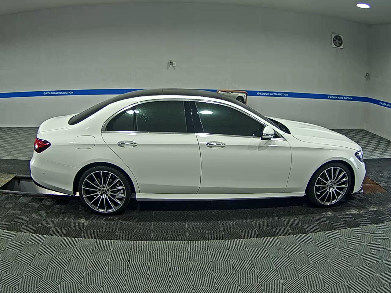 مرسيدس بنز E Class 2022 4MATIC LINE