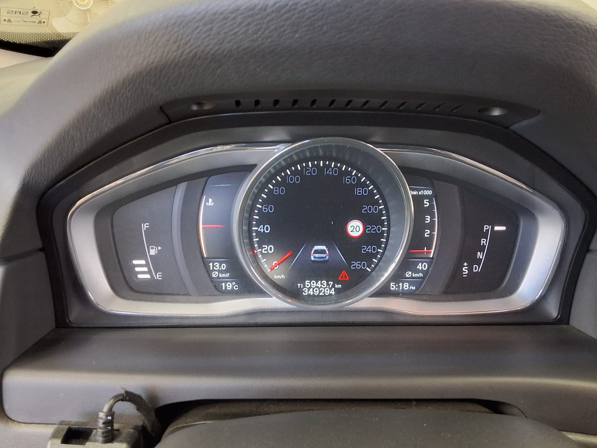 فولفو Xc70 D4 2015