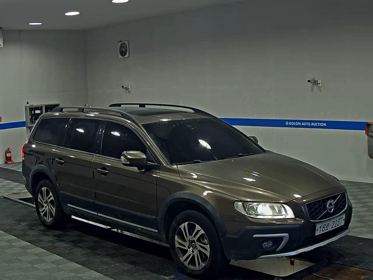 فولفو Xc70 D4 2015