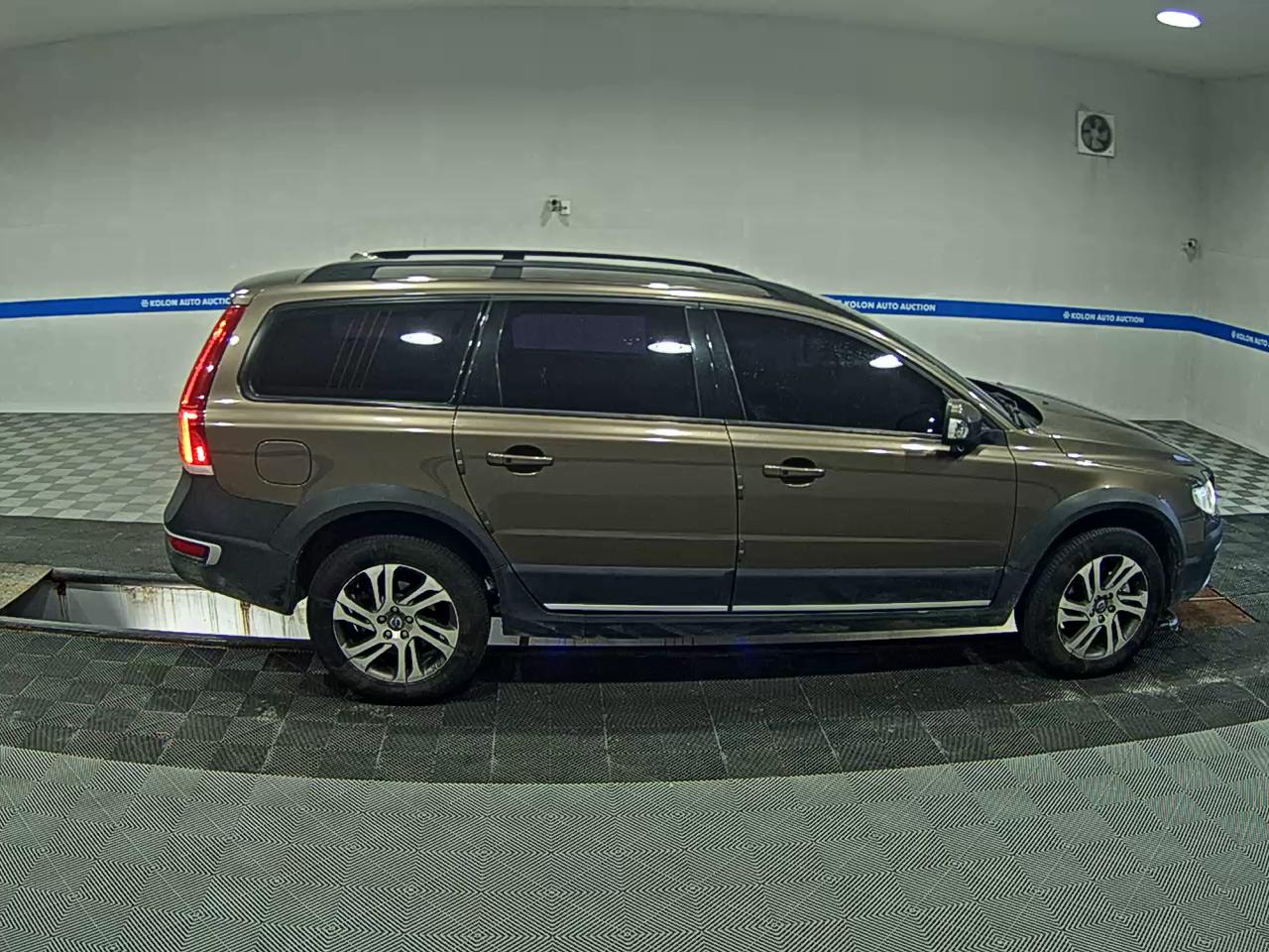 فولفو Xc70 D4 2015