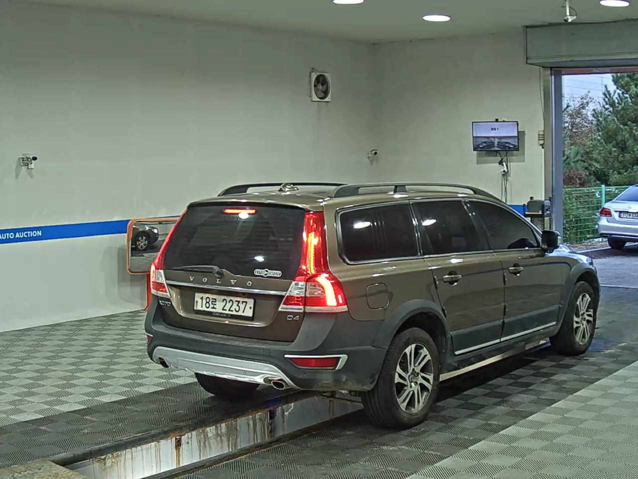 فولفو Xc70 D4 2015