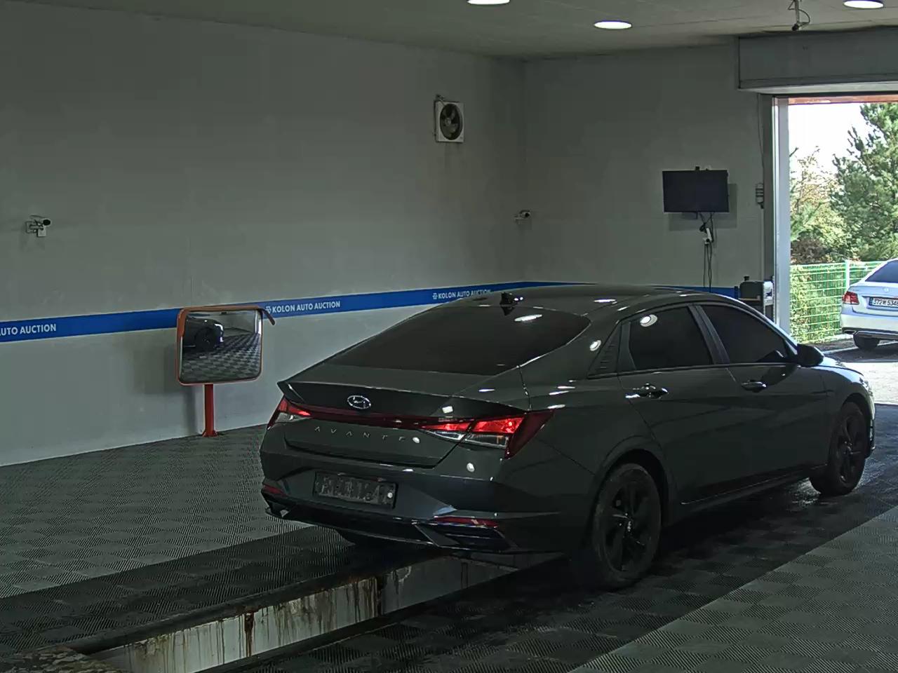 هيونداي أفانتي 2023 MODERN