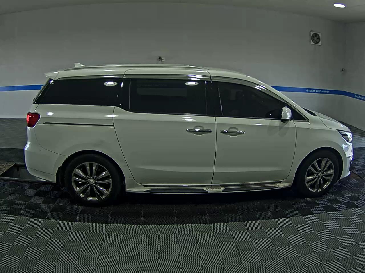 كيا كارنفال 2016 VIP