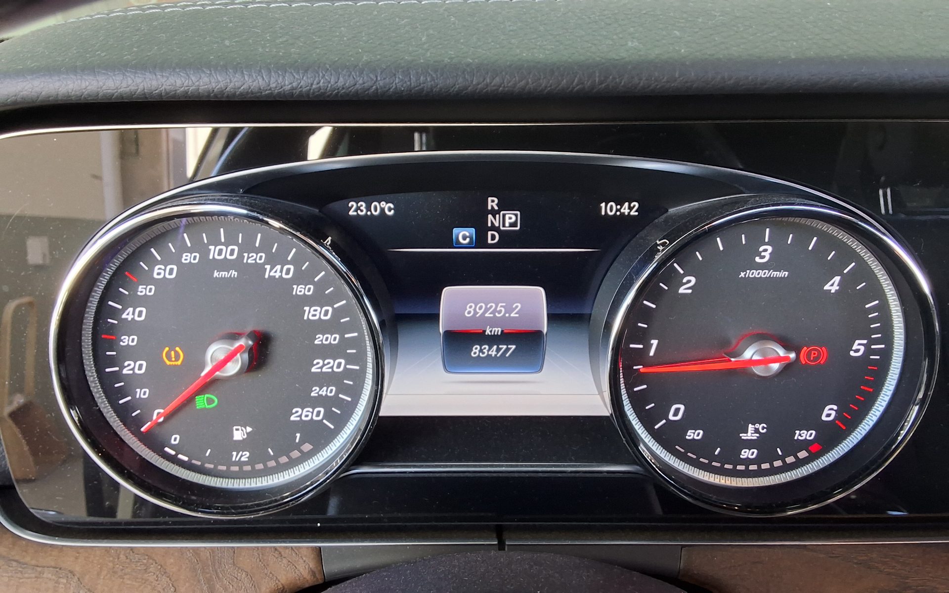 مرسيدس بنز E Class 2017 E220d 4MATIC إكسكلوسيف
