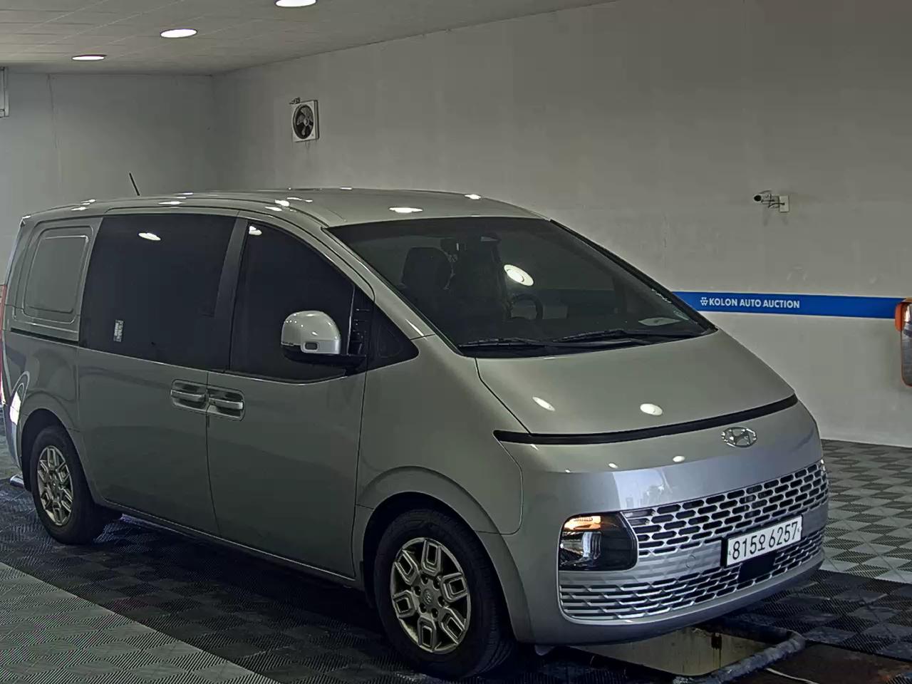 هيونداي ستاريا 2022 MODERN