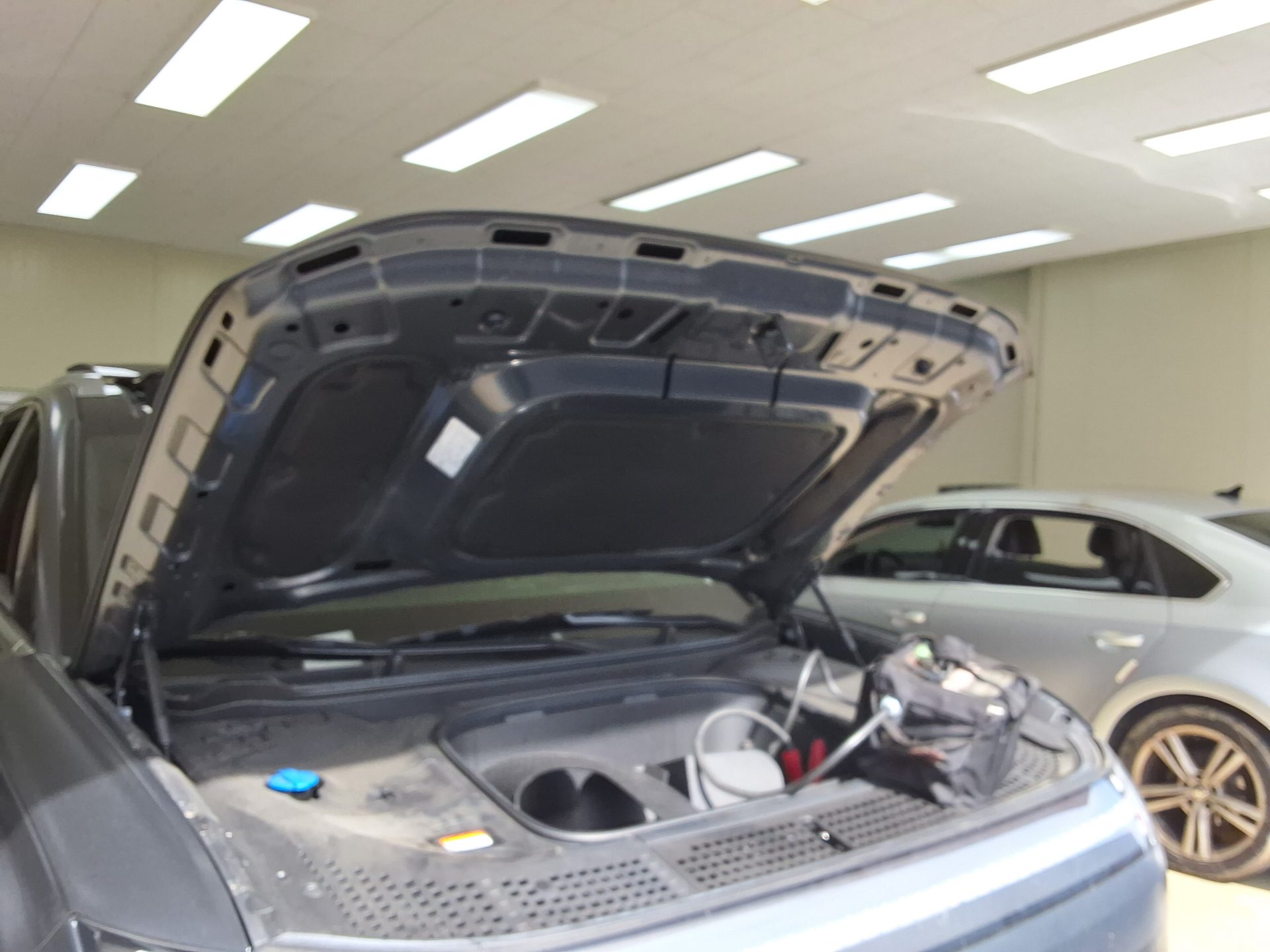 هيونداي أيونيك 2025 EV دفع رباعي