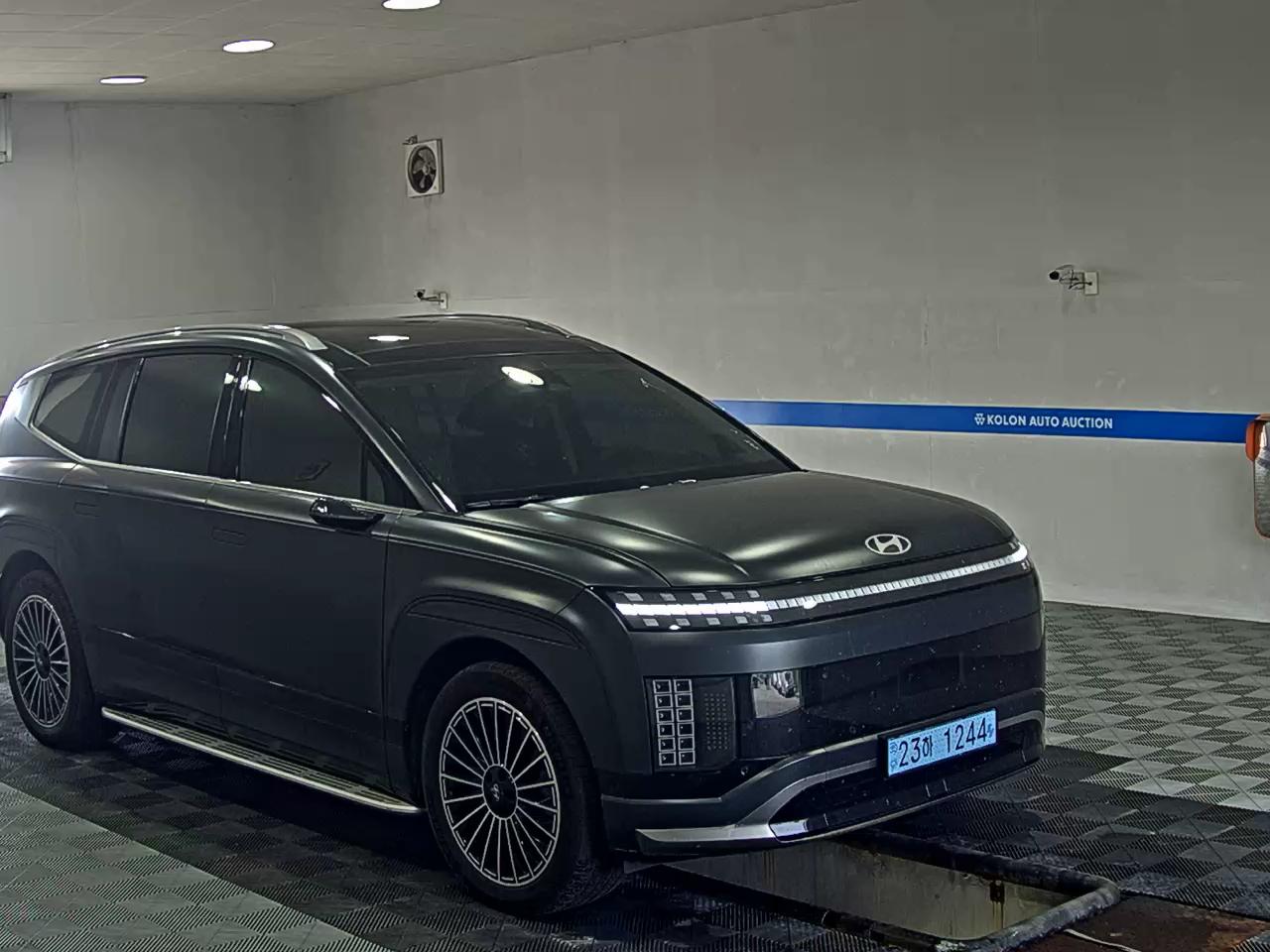 هيونداي أيونيك 2025 EV دفع رباعي
