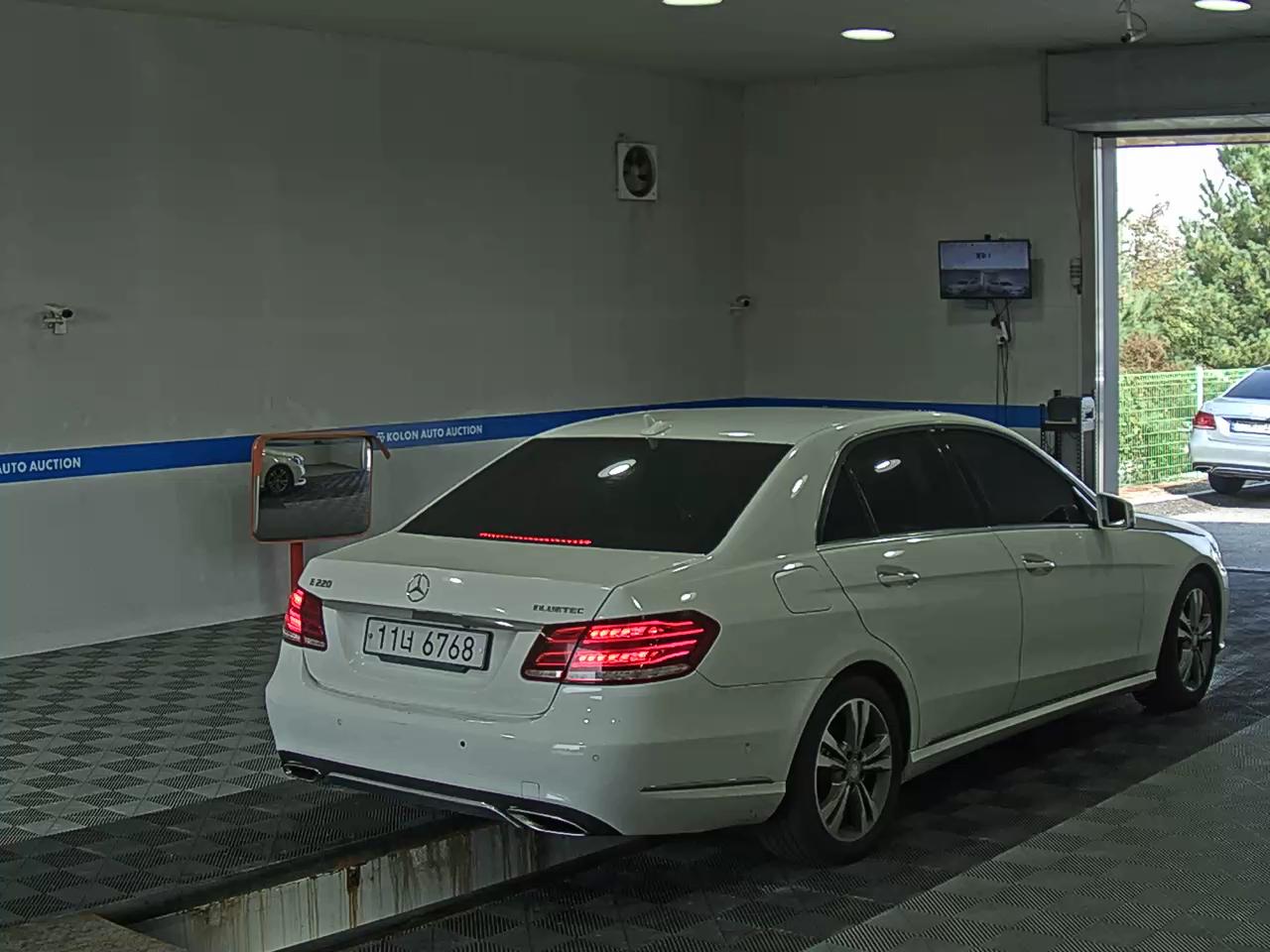 مرسيدس بنز E Class 2016 E220