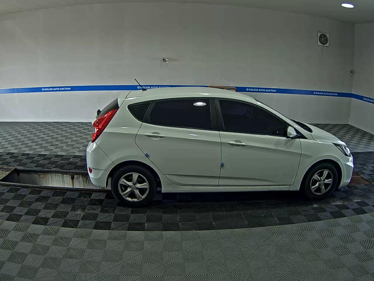هيونداي أكسنت 2015 MODERN