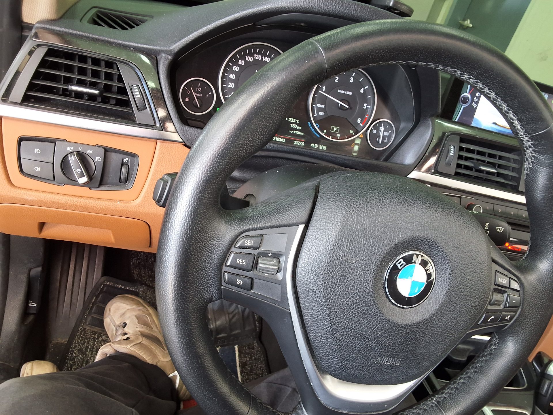 بي إم دبليو 3 Series 2012 فاخر