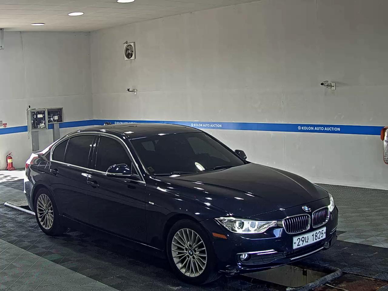 بي إم دبليو 3 Series 2012 فاخر