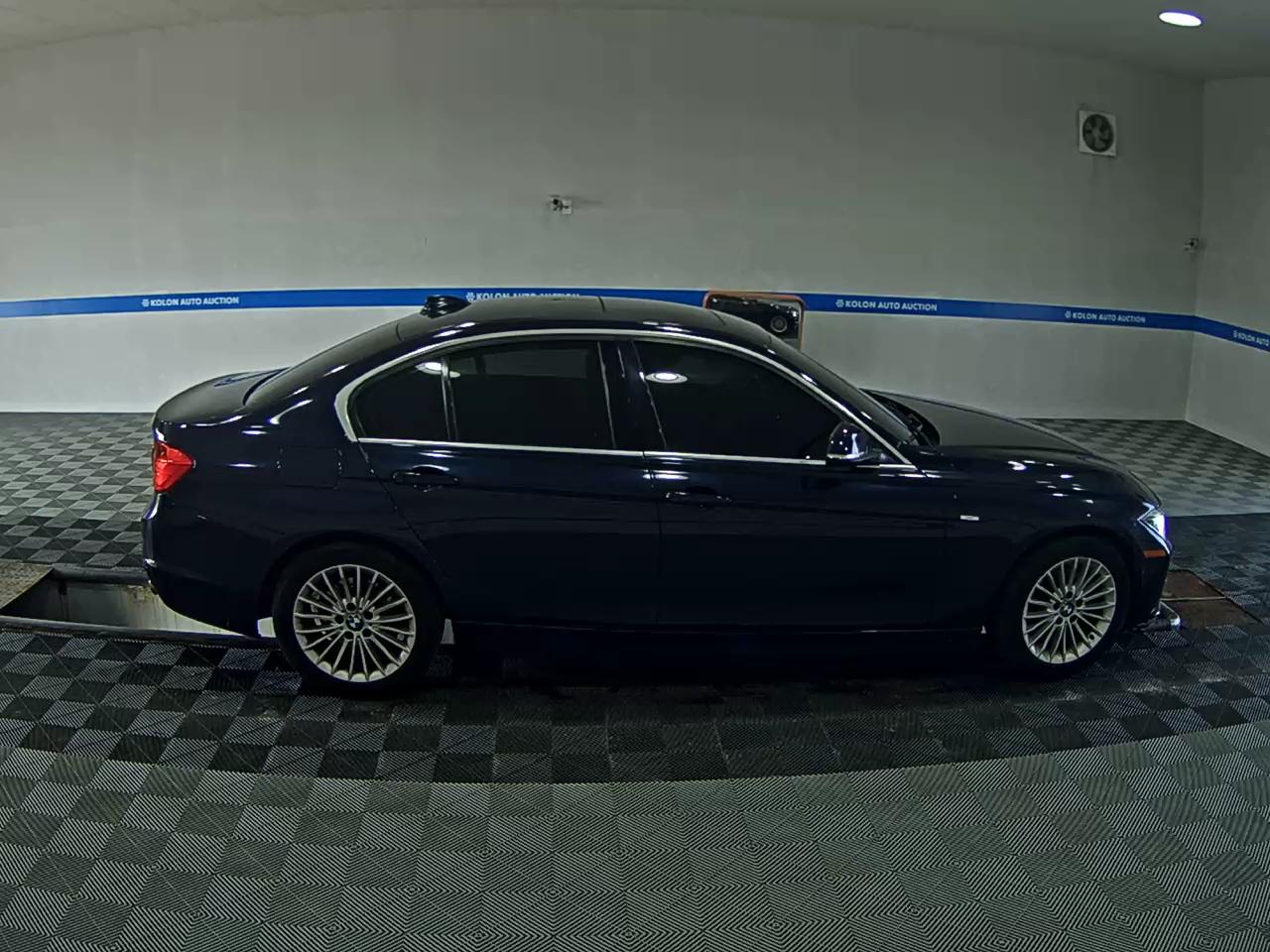 بي إم دبليو 3 Series 2012 فاخر