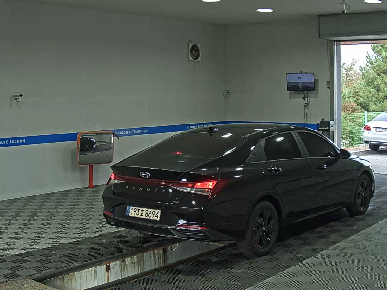 هيونداي أفانتي 2023 MODERN