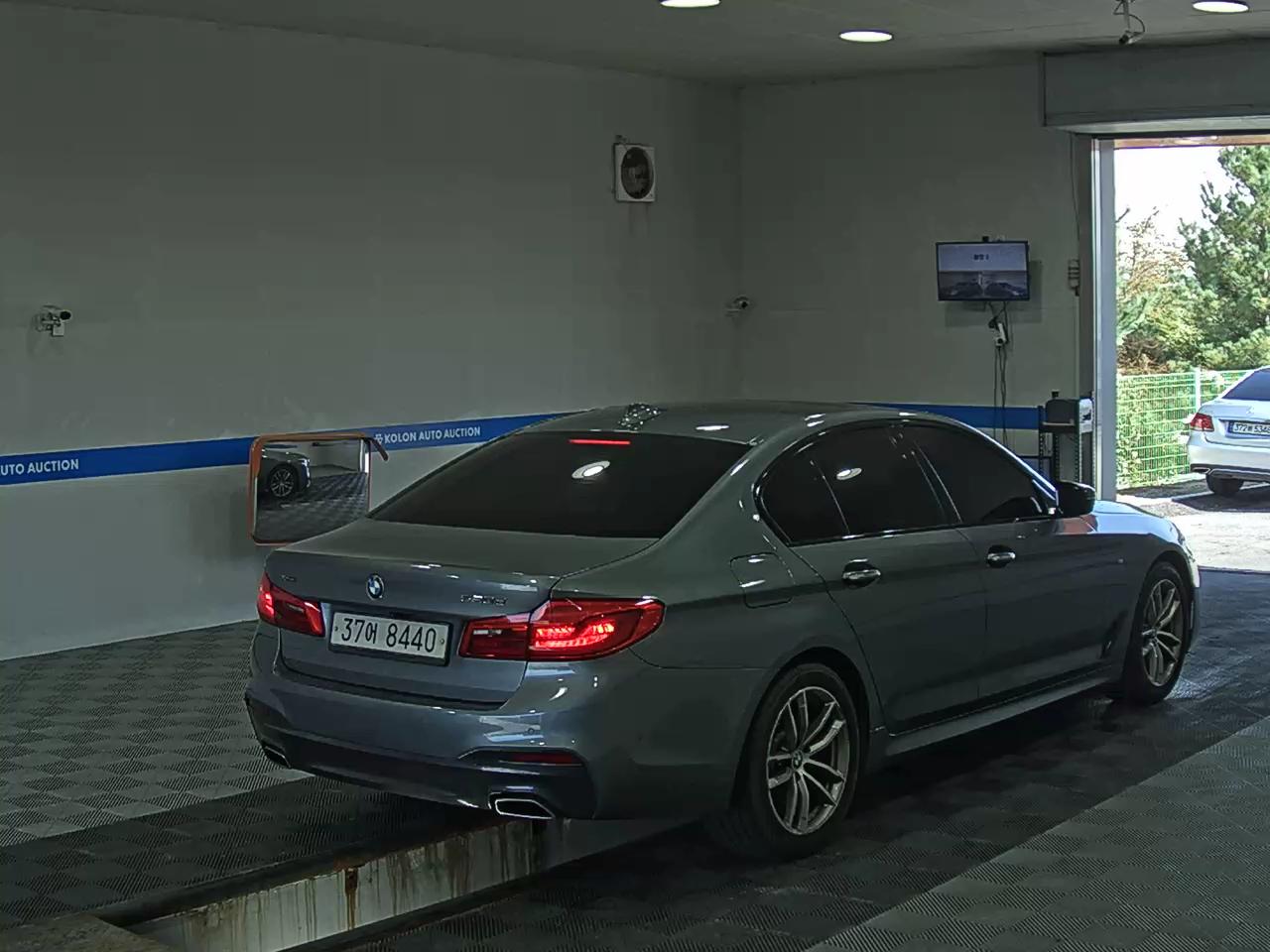 بي إم دبليو 5 Series 2017 SPORT