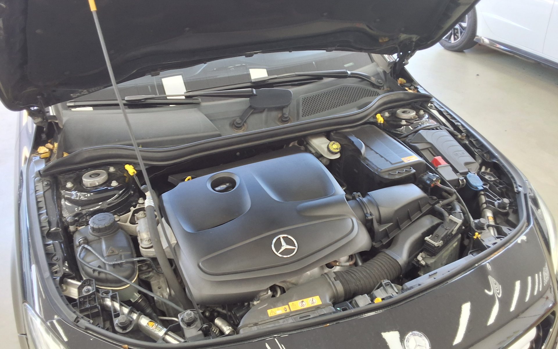 مرسيدس بنز سي إل إيه Class 2015 4MATIC