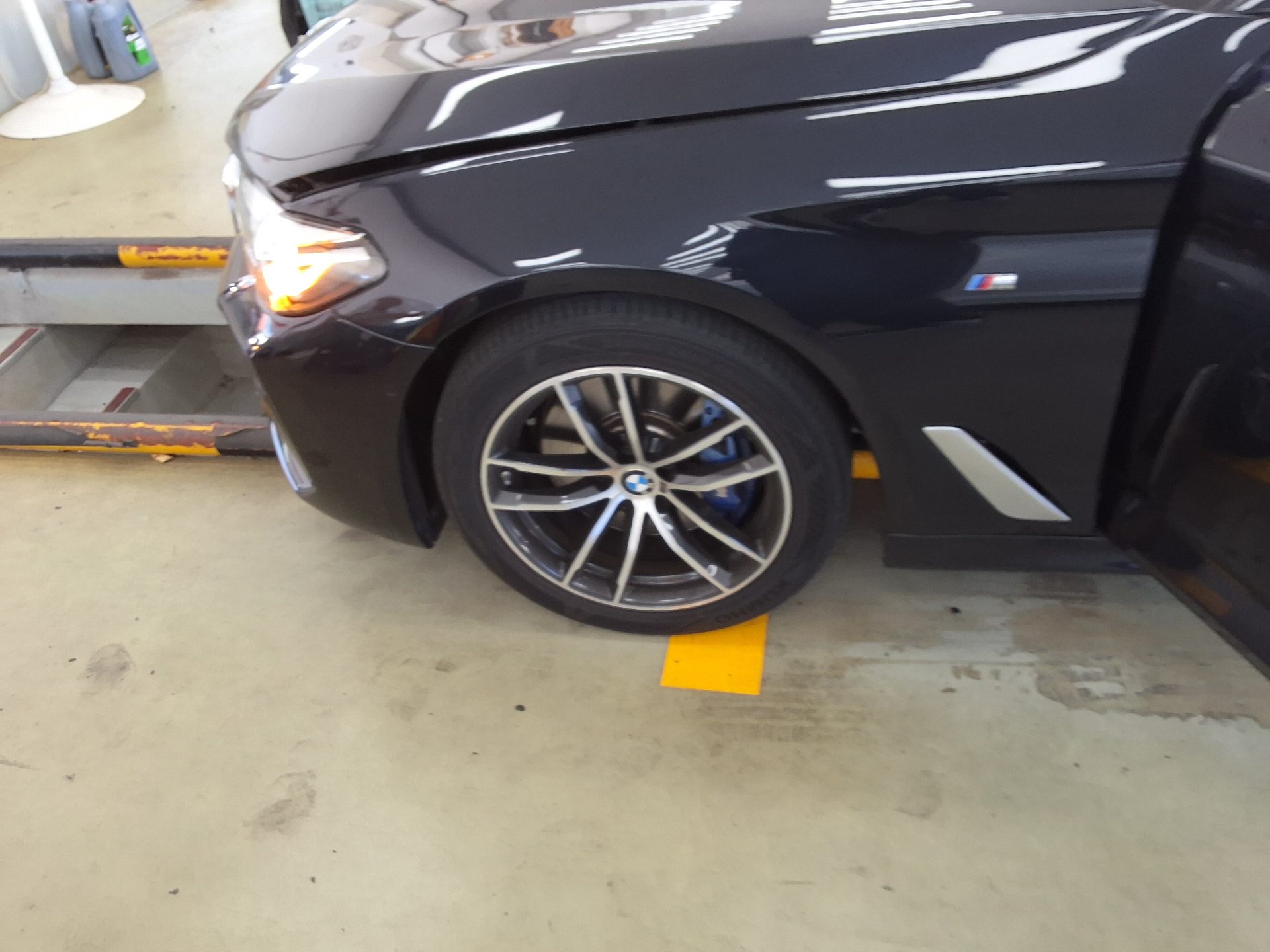 بي إم دبليو 5 Series 2023 SPORT